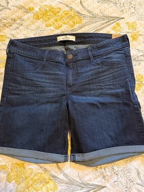 Hollister Dark Indigo Roll-Cuff Denim Shorts size 29 waist